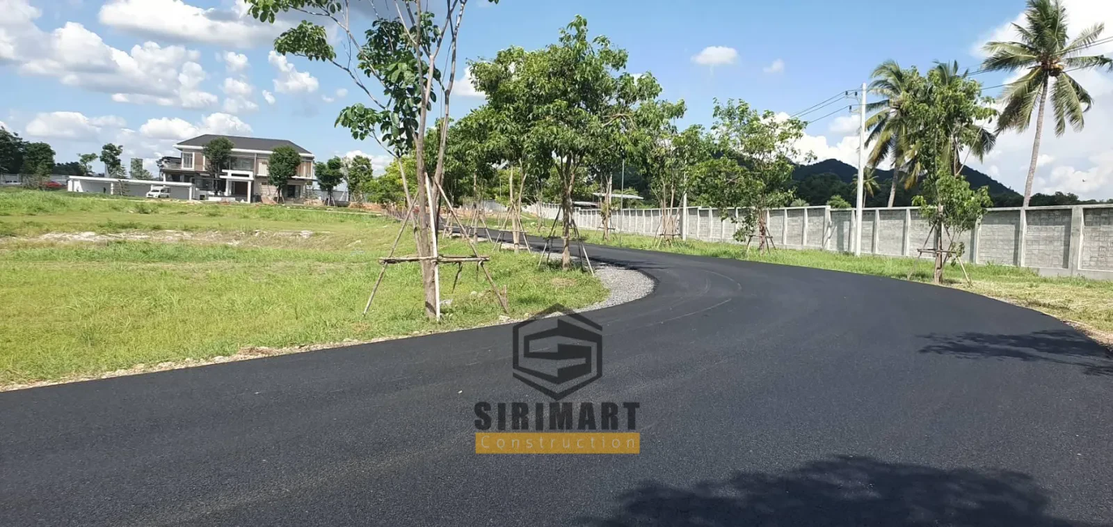 งานลาดยางมะตอยทางเข้าบ้าน